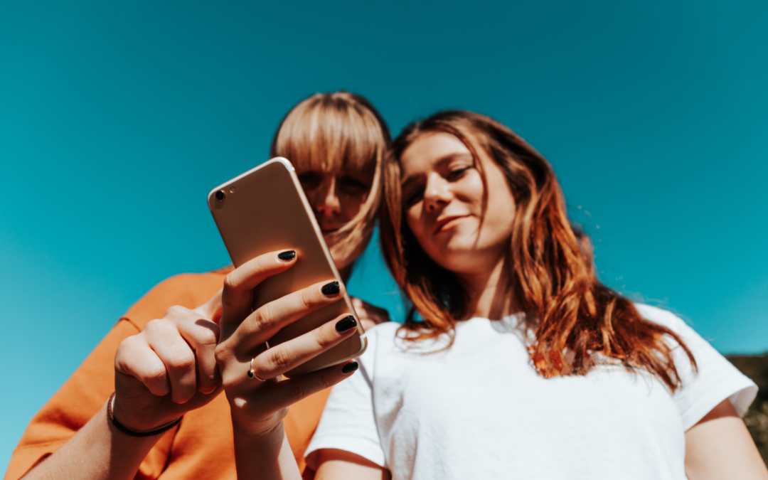 Filtre, vulnerabilitate și adevăr – Cum se reinventează imaginea femeii pe Instagram